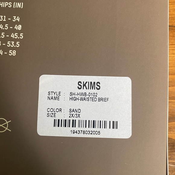 NWT SKIMS sculpting high wasted brief - Picture 4 of 7